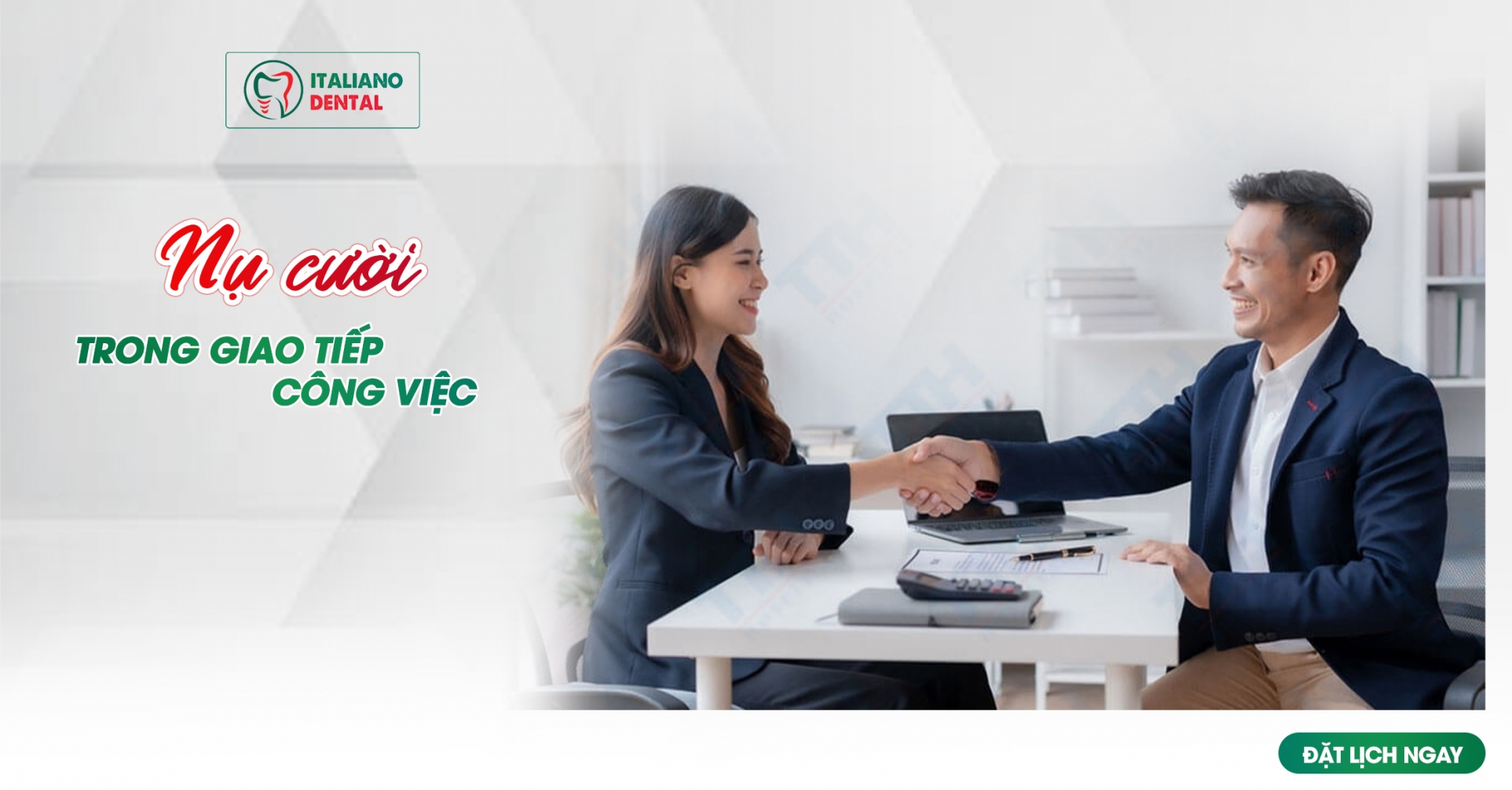 Nụ cười trong giao tiếp công việc